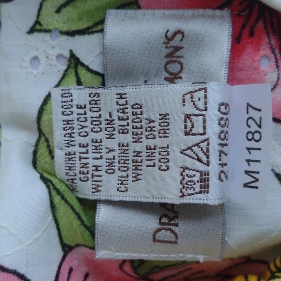 Draper's & Damon's Floral Eyelet Button-up Jacket PL - Picture 8 of 8